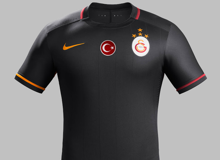 Nike-Galatasaray-15-16-Kit%2B%25285%2529.jpg