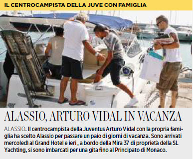 Alassio+-+Il+centrocampiosta+della+Juventus+Arturo+Vidal+in+vacanza+in+citt%C3%A0+con+la+famiglia+-+26-07-2013+15-03-31.jpg