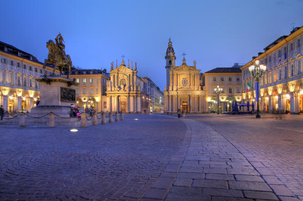Torino-Piazza-san-Carlo.jpg