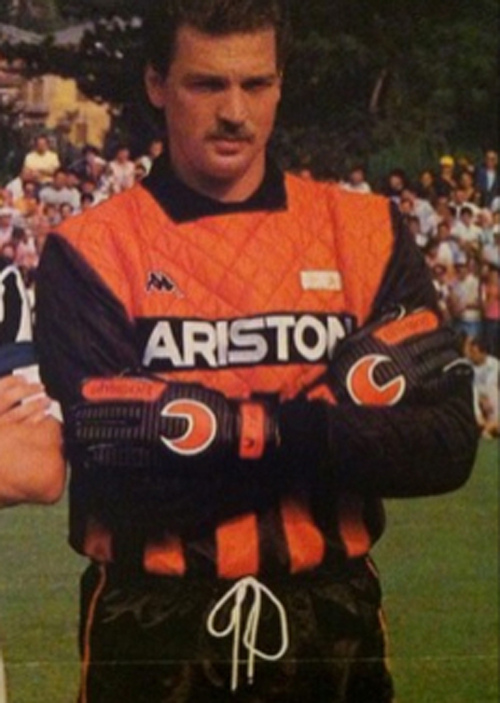 Juve-88-89-Gk-Tacconi-1.jpg