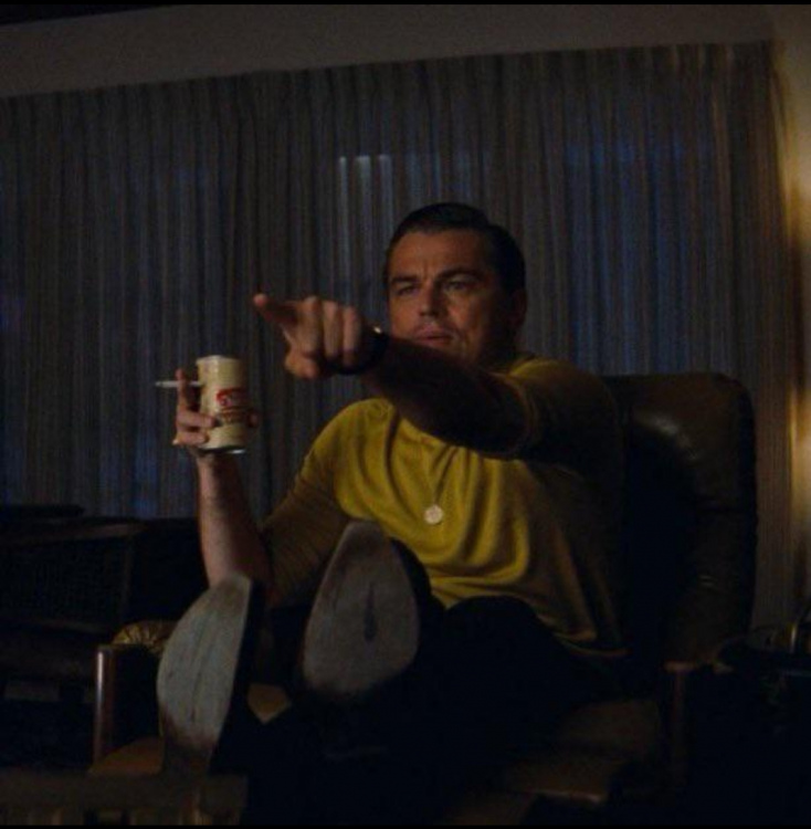 leonardo-dicaprio-pointing.jpg