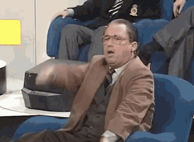maurizio-mosca-buffone.gif