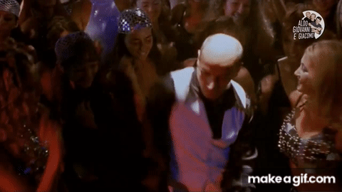 r4-kUJ.gif