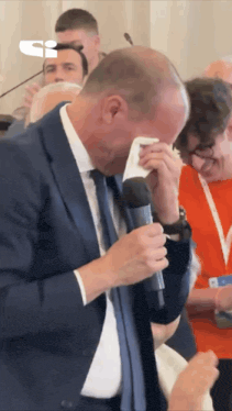 commosso-fazzoletto.gif
