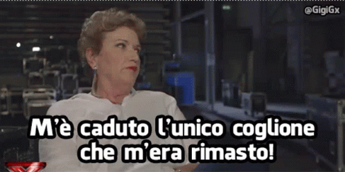 mara-maionchi-coglione-caduto.gif