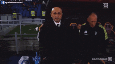 spalletti-sguardo-fisso.gif