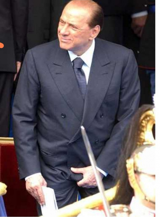 Scusate amici: Sapete se #Salvini ha già fatto gli auguri a #Berlusconi di  una pronta guarigione?