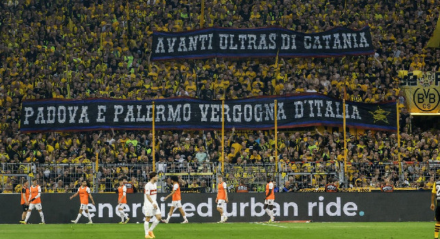 Padova e Palermo vergogna d'Italia". Striscione a sorpresa a Dortmund,  c'entra il Napoli | FOTO - calcionapoli24.it mobile