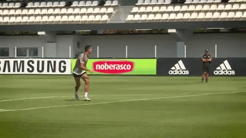 gifcr7tiroalvolo.gif