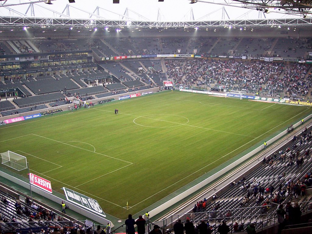 Borussia_Park_M%C3%B6nchengladbach.jpg