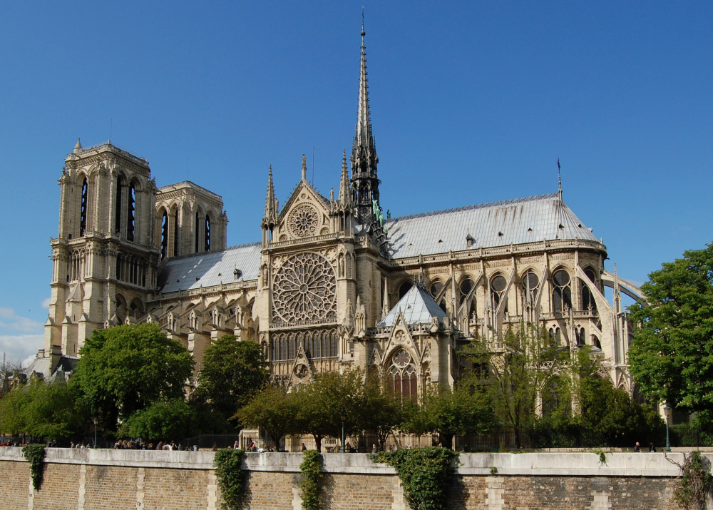 Notre_Dame_dalla_Senna_crop.jpg