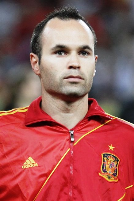 Andr%C3%A9s_Iniesta_Euro_2012_vs_France_01.jpg