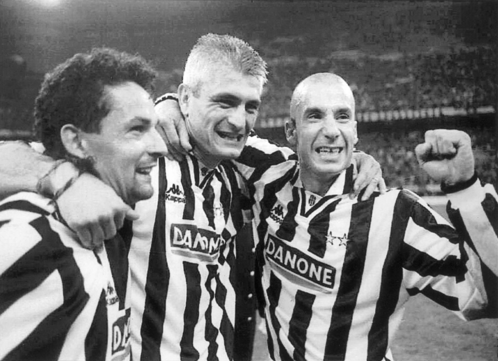 Juventus_FC_1994-95_-_Roby_Baggio,_Ravan