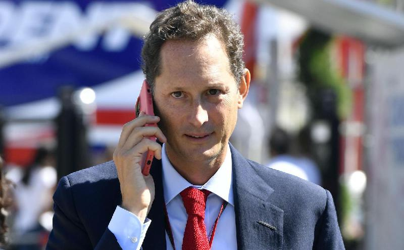 elkann-telefono-3567.jpg