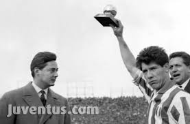 Umberto Agnelli e Omar Sivori. Pallone D' Oro -- Juventus ...