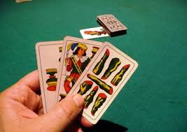 Covid19, nei circoli si può tornare a giocare a carte (seguendo le regole)