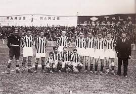 File:Juventus 1931-32, Campo di Corso Marsiglia.jpg - Wikipedia