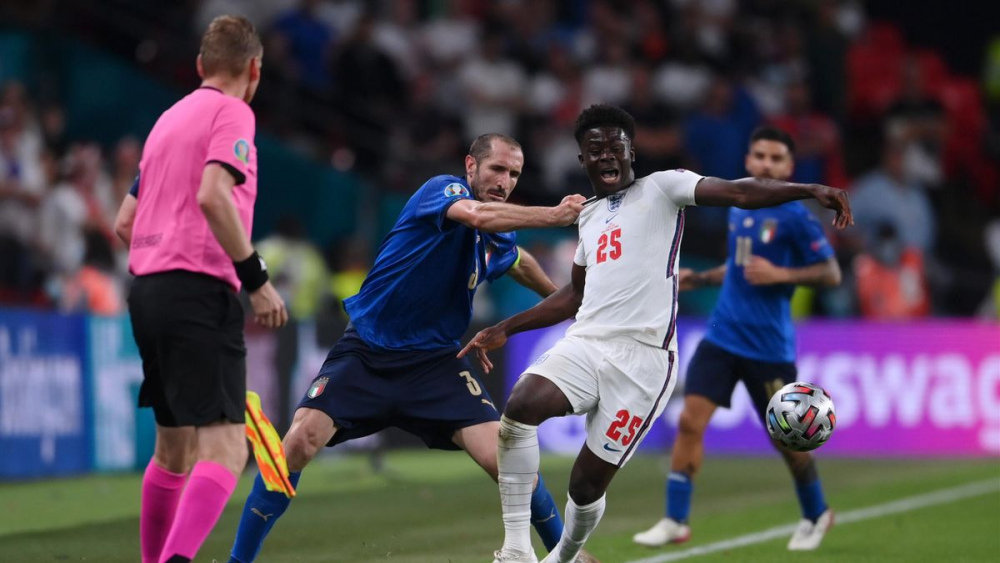 Euro 2020 - Dall&#39;Inghilterra arriva la petizione per rigiocare la finale:  il motivo? Il fallo di Chiellini su Saka - Eurosport