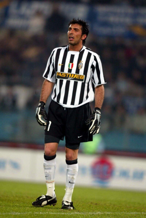 Juve1897 🏳️🏴 on Twitter: "Gianluigi Buffon with Juventus away ...