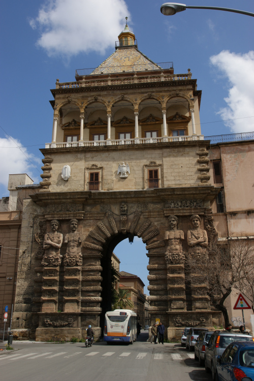 Porta Nuova (Palermo) - Wikipedia