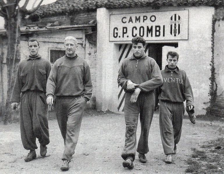 770px-Juventus_1957-58_-_Campo_Combi_-_Charles%2C_Bro%C4%87i%C4%87%2C_Mattrel_e_Stacchini.jpg