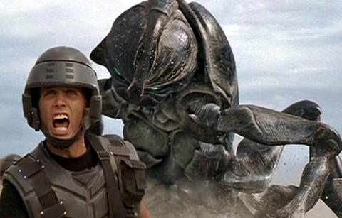 Starship_Troopers_Recensione_Film.jpg?itok=h1yqCNh8