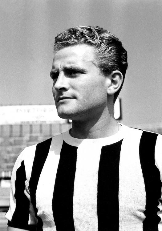 Giampiero_Boniperti_-_Juventus_Football_Club.thumb.jpg.351fa244792fb3cd862edc6dba2ed13d.jpg