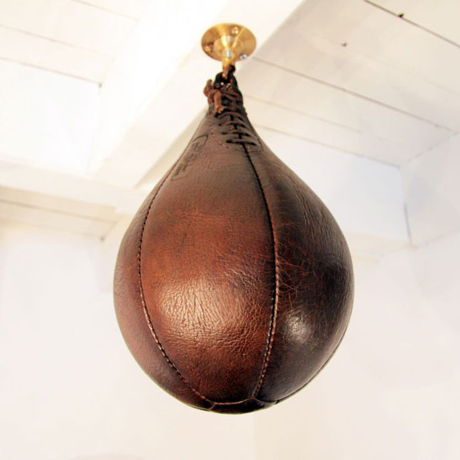 poire-de-vitesse-boxe-vintage-carre.jpg.6a824c3d27b320272618eada5c4a38da.jpg