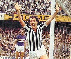 250px-Serie_A_1976-77_-_Sampdoria_vs_Juventus_-_Roberto_Bettega.jpg
