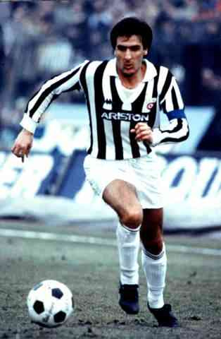 gaetano-scirea.jpg.1576ed480bd799ff8cc1e5ebf316b94d.jpg