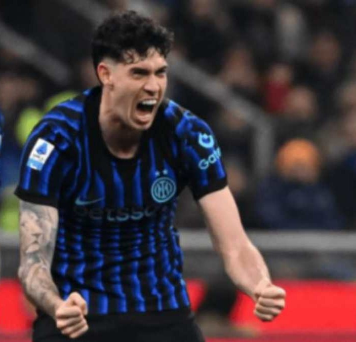 bastoni_nazionale.jpg.b79a3d78df8e5841a32985b4948c03b1.jpg